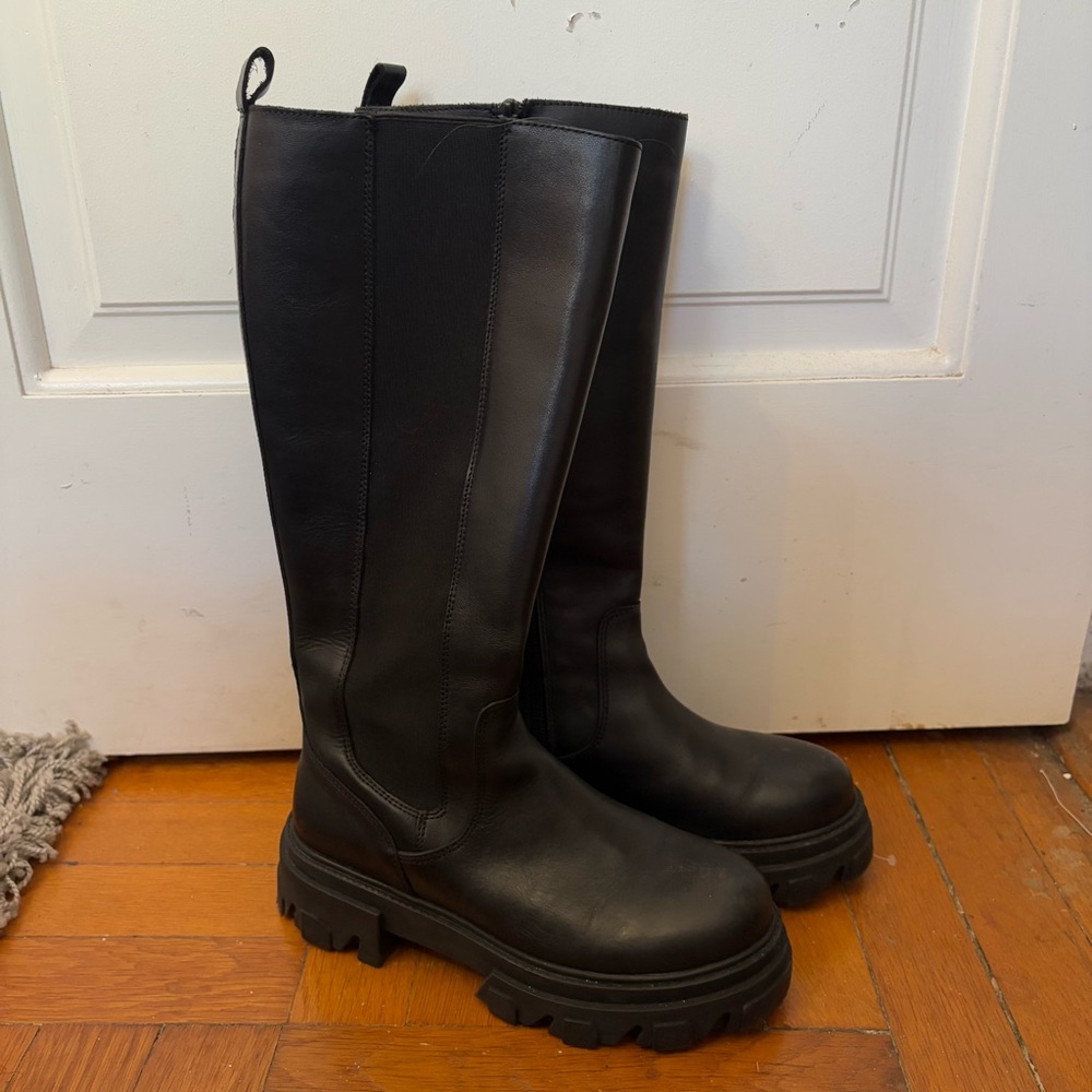 Steve Madden Black Winter Boots with Chunky Sole